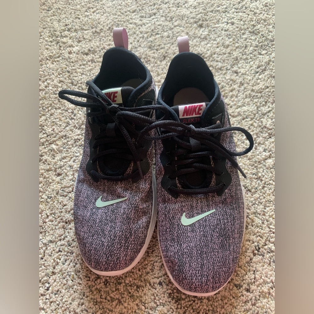 Nike tennis shoes